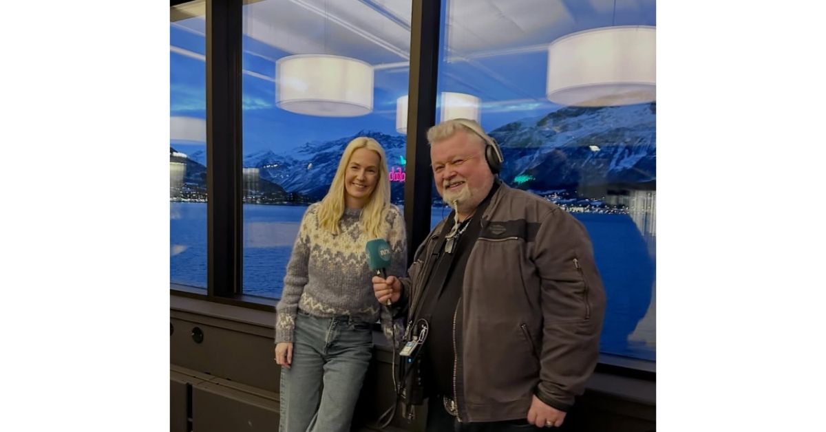 Hanne Suoza i Mestre sammen med journalist i NRK.